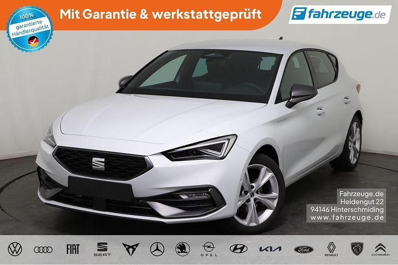 Weiß Neu 2025 Seat Leon FR Limousine | 29.882 € (Guter Preis) - Bild 1/4