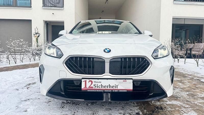 Gebraucht BMW 118 Sport Line 150 PS (110 kW) 2024 Weiß Kleinwagen