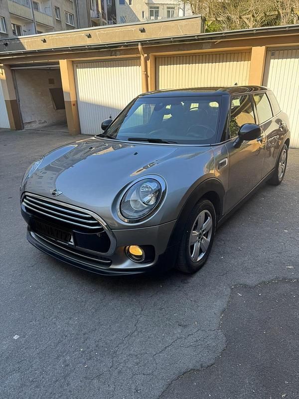 Grau Gebraucht 2017 Mini Cooper Clubman Kombi | 15.100 € (Fairer Preis) - Bild 1/4