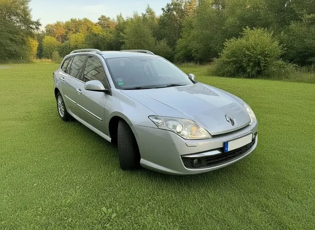 Gebraucht Renault Laguna GrandTour Dynamique 140 PS (102 kW) 2008 Silber Kombi