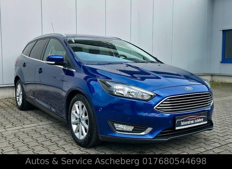 Gebraucht Ford Focus Titanium 125 PS (91 kW) 2016 Blau Kombi