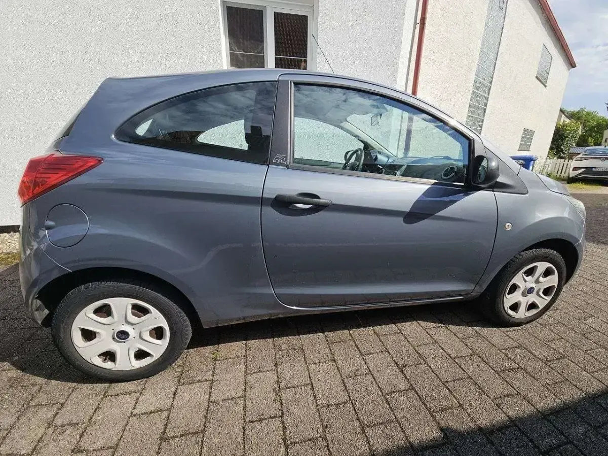 Używany Ford Ka Trend 69 KM (50 kW) 2009 Szary Hatchback