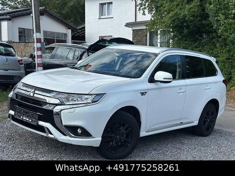 Weiß Gebraucht 2019 Mitsubishi Outlander P-HEV Basis SUV | 16.999 € (Superpreis) - Bild 1/4