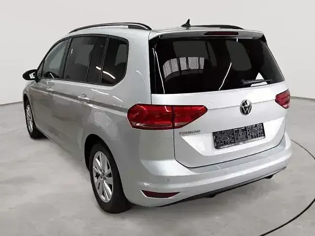 Gebraucht VW Touran Comfortline 122 PS (89 kW) 2021 Reflexsilber metallic Van / Kleinbus