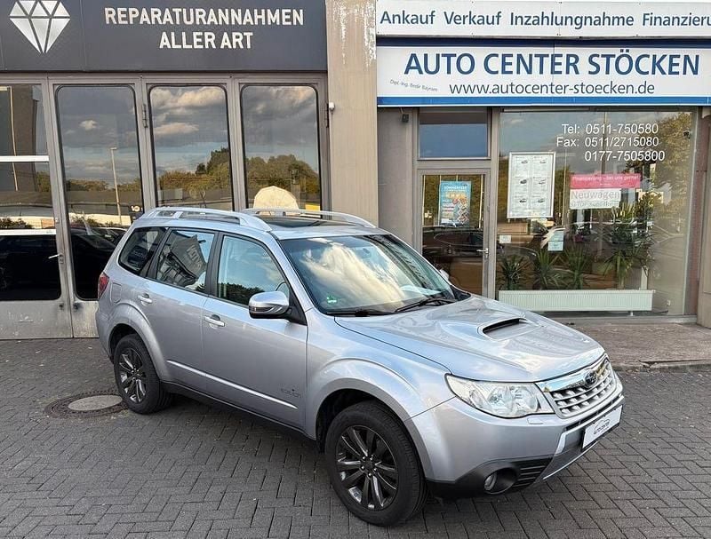 Silber Gebraucht 2012 Subaru Forester SUV | 8.900 € (Teuer) - Bild 1/4