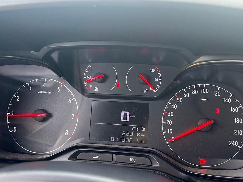 Używany Opel Combo Edition 102 KM (75 kW) 2024 Biały Minivan