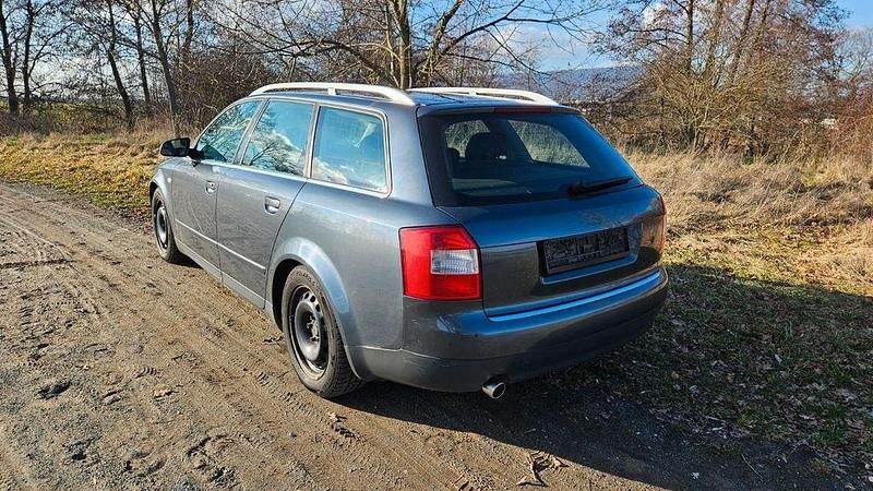 Gebraucht Audi A4 131 PS (96 kW) 2003 Grau Kombi