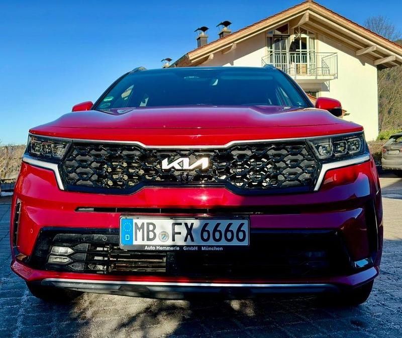 Rot Gebraucht 2023 Kia Sorento Platinum SUV | 41.900 € (Fairer Preis) - Bild 1/4