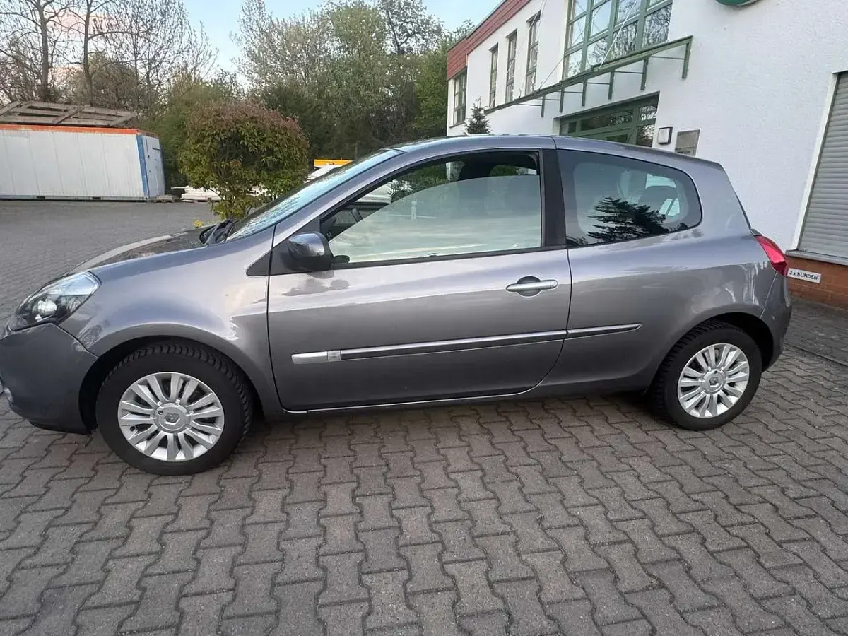 Gebraucht Renault Clio II Expression 75 PS (55 kW) 2011 Bronze Limousine