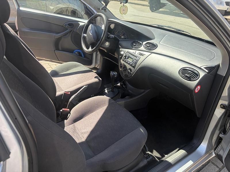 Używany Ford Focus 101 KM (74 kW) 2002 Srebrny Hatchback