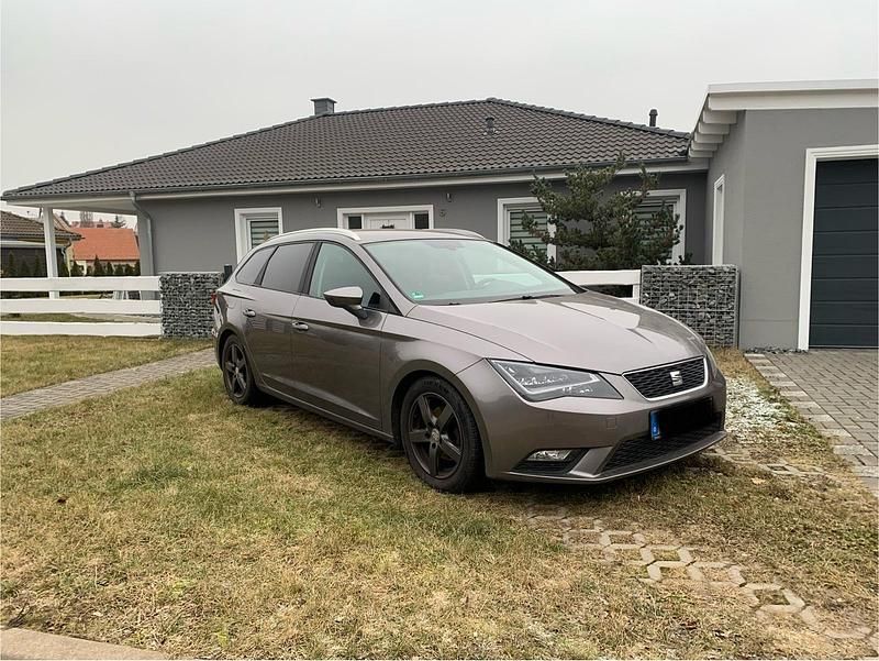Grau Gebraucht 2014 Seat Leon ST Kombi | 6.800 € (Fairer Preis) - Bild 1/4