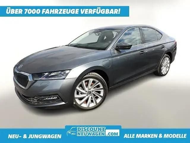 Blau Gebraucht 2025 Skoda Octavia Tour Kombi | 33.970 € (Guter Preis) - Bild 1/3