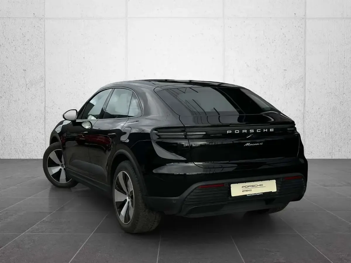 Używany Porsche Macan 300 kW (408 KM) 2024 Czarny SUV