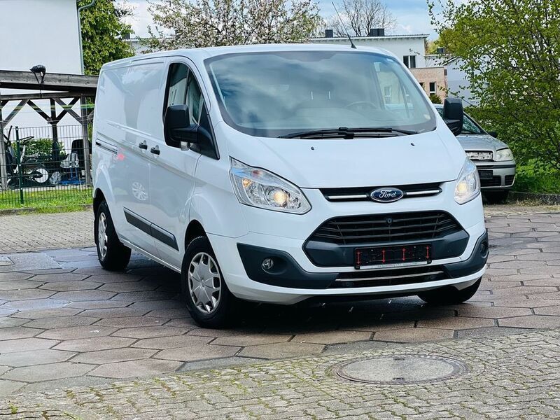 Weiß Gebraucht 2017 Ford Transit Custom Trend Limousine | 12.990 € (Fairer Preis) - Bild 1/4