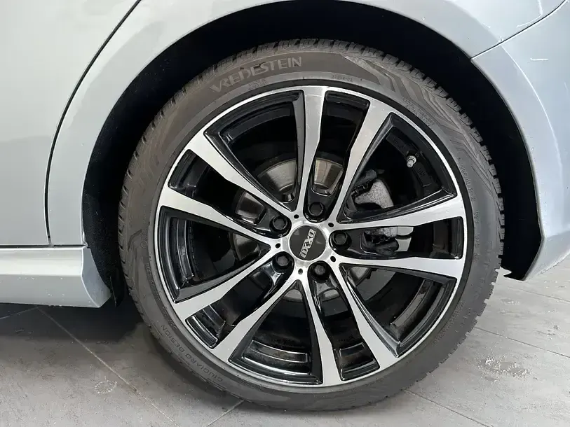 Gebraucht Mercedes A200 Urban 136 PS (100 kW) 2014 Silber Kleinwagen