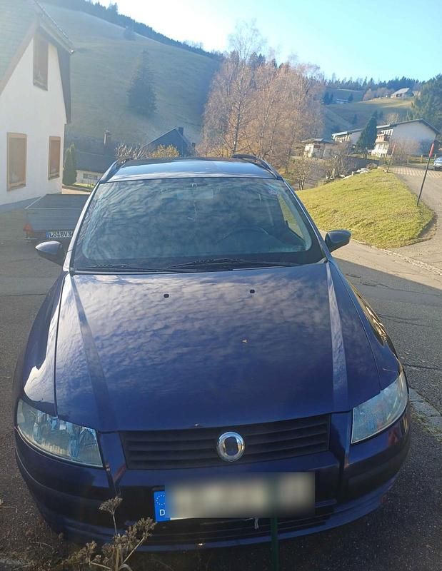 Blau Gebraucht 2003 Fiat Stilo Kombi | 570 € (Superpreis) - Bild 1/4