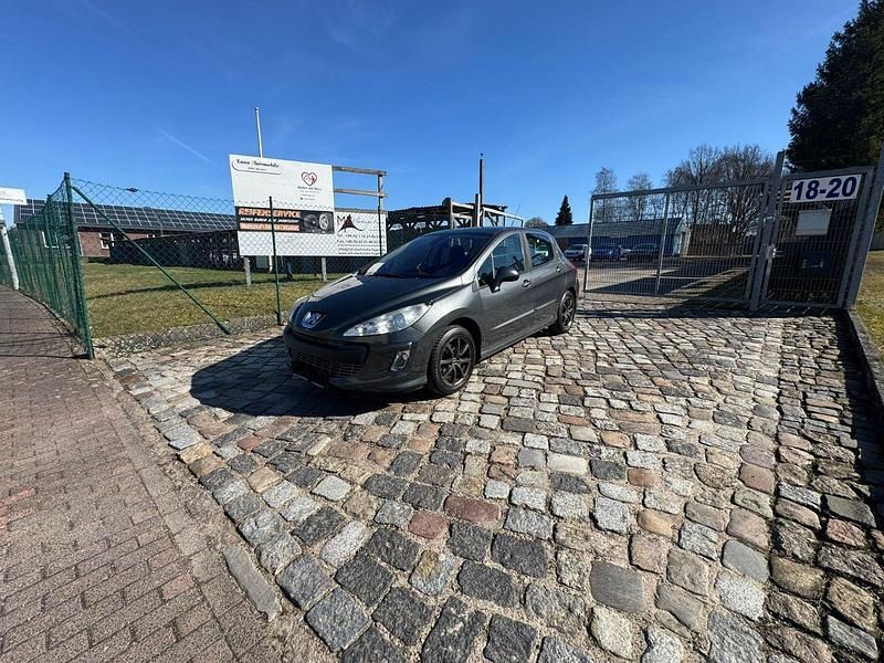 Gebraucht Peugeot 308 103 PS (75 kW) 2008 Andere farben Limousine