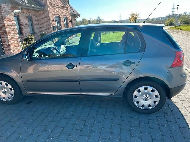 Usata VW Golf IV 75 CV (55 kW) 2005 Grigio Utilitaria
