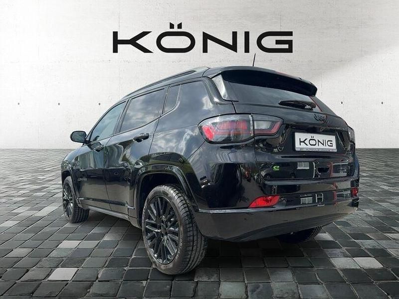 Käytetty Jeep Compass 131 HP (96 kW) 2024 Musta Katumaasturi