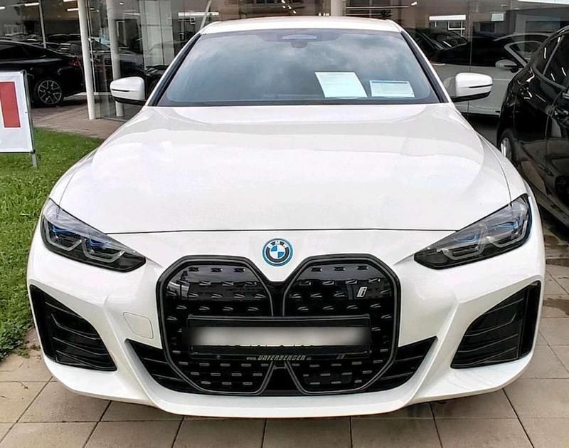Weiß Gebraucht 2023 BMW i4 M Sport Limousine | 39.900 € (Guter Preis) - Bild 1/4