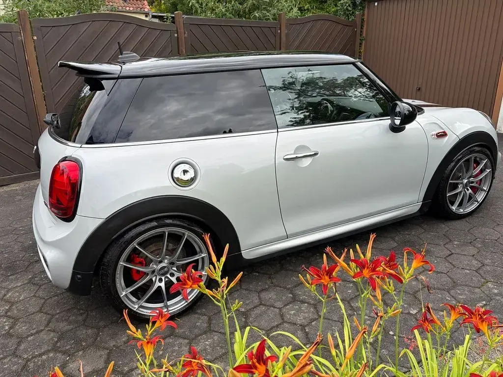 Gebraucht Mini John Cooper Works 231 PS (169 kW) 2019 Silber Kleinwagen