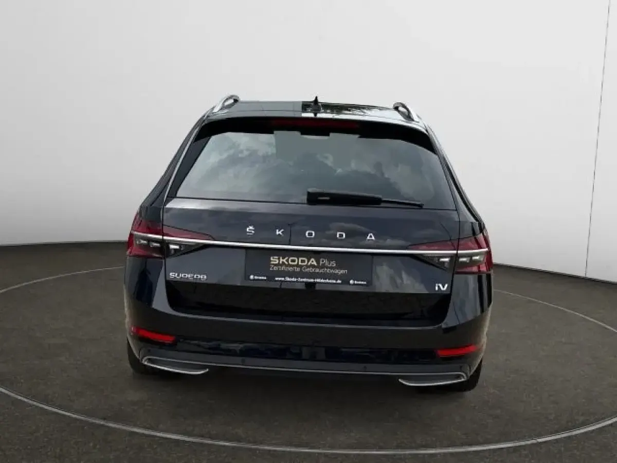 Gebraucht Skoda Superb LAURIN & KLEMENT 156 PS (114 kW) 2023 Kombi