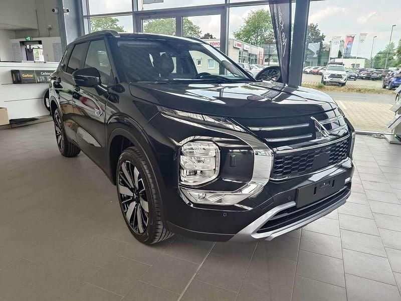 Panther schwarz metallic Neu 2025 Mitsubishi Outlander Edition SUV | 52.590 € - Bild 1/4