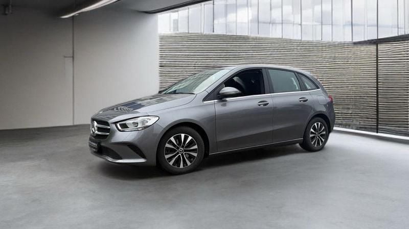 Gebraucht Mercedes B180 116 PS (85 kW) 2020 Mountaingrau Van / Kleinbus