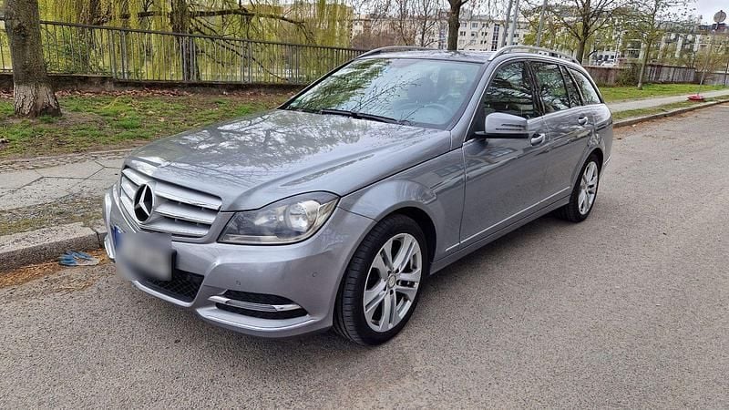 Gebraucht Mercedes C220 170 PS (125 kW) 2014 Grau Kombi