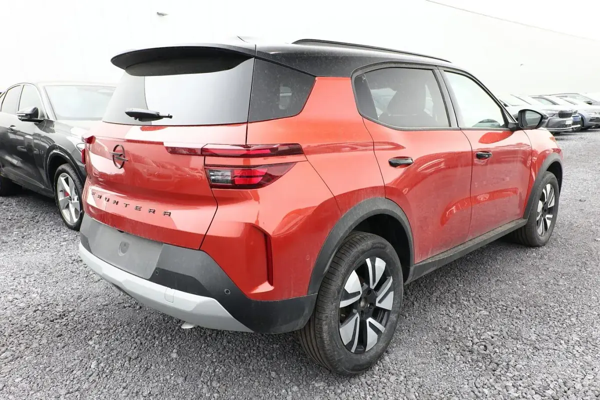 Neu Opel Frontera 145 PS (106 kW) 2026 Kanyon orange  metallic SUV