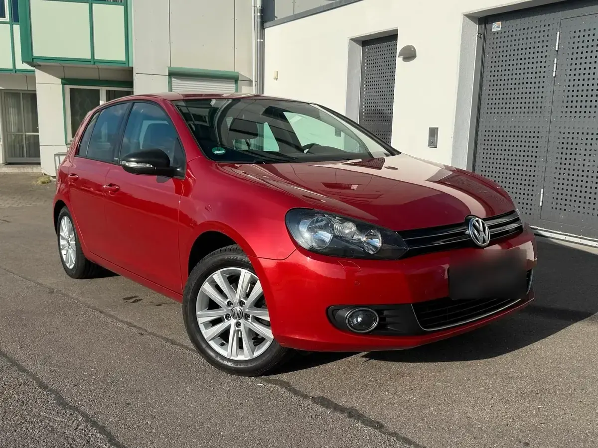Gebraucht VW Golf VI Style 105 PS (77 kW) 2011 Rot Kleinwagen
