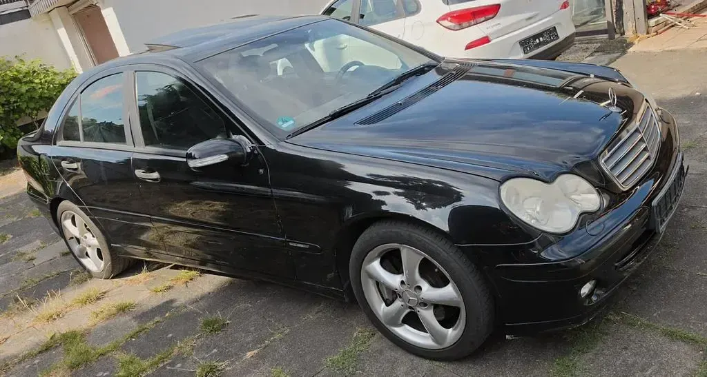 Gebraucht Mercedes C180 143 PS (105 kW) 2004 Schwarz Limousine