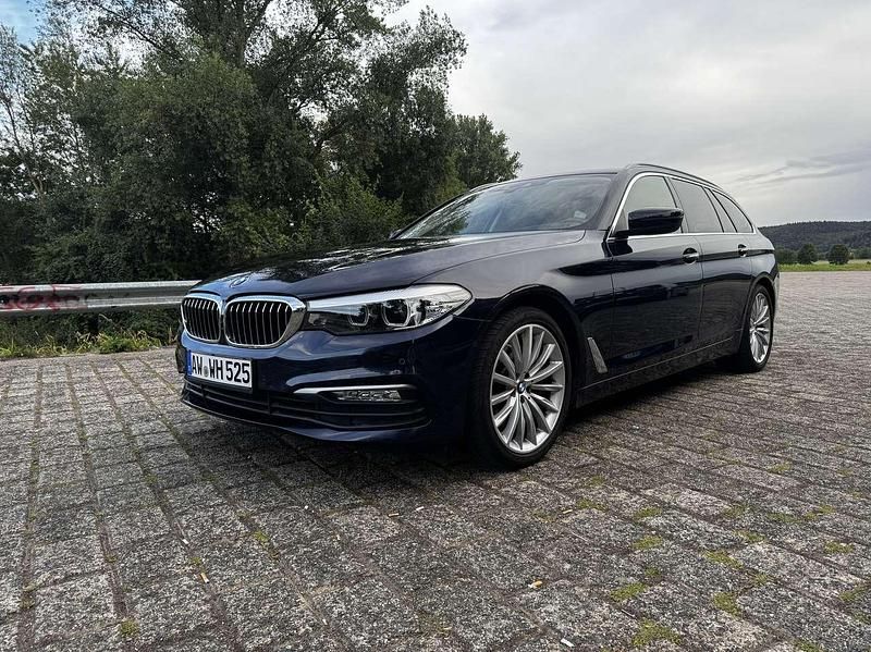 Gebraucht 2018 BMW 525 Sport Line Kombi | 24.490 € (Fairer Preis) - Bild 1/4