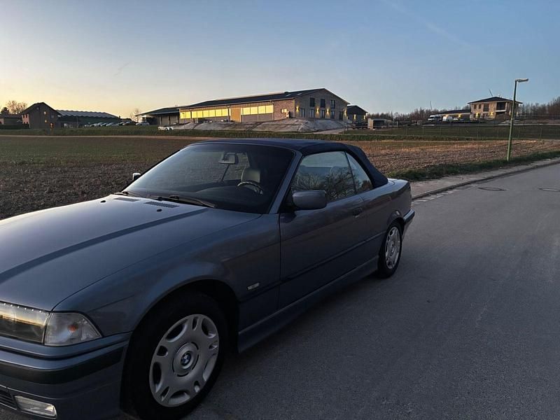Gebraucht BMW 318 Cabriolet Performance 116 PS (85 kW) 1998 Blau Cabrio