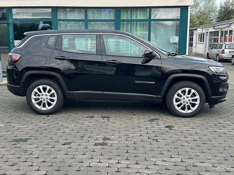 Occasion Jeep Compass Altitude 131 ch (96 kW) 2024 Noir SUV