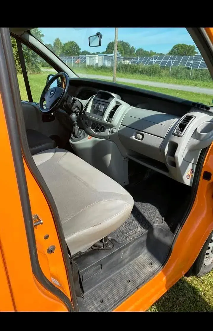 Gebraucht Opel Vivaro 147 PS (108 kW) 2008 Orange Van / Kleinbus