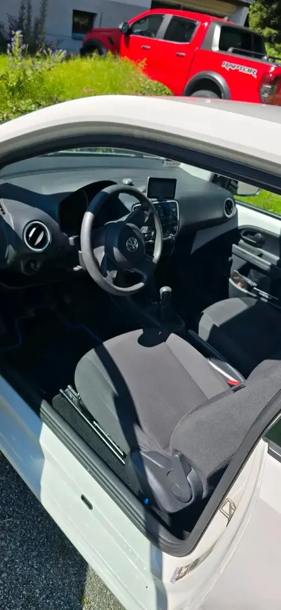 Gebraucht VW up! 65 PS (47 kW) 2014 Weiß Kleinwagen