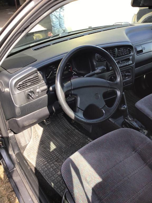 Second-hand VW Vento 90 CP (66 kW) 1995 Gri Berlinǎ
