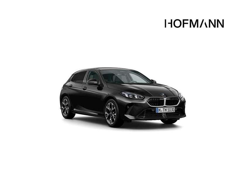 Saphirschwarz metallic Neu 2026 BMW 118 Kleinwagen | 34.040 € (Fairer Preis) - Bild 1/4