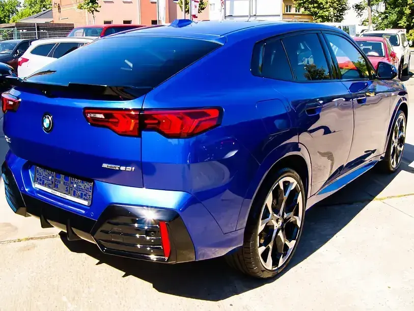 Gebraucht BMW X2 M Sport 170 PS (125 kW) 2025 Blau SUV