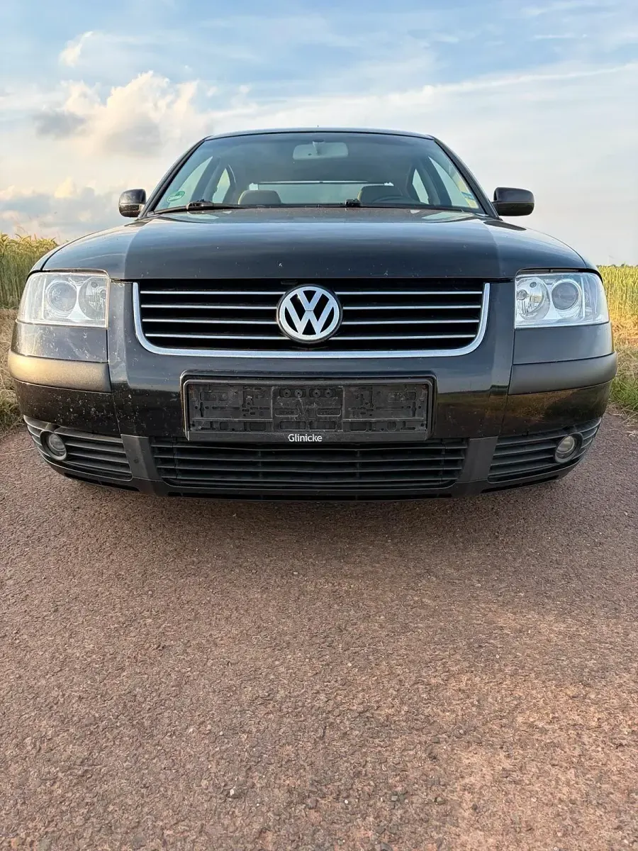 Gebraucht VW Passat 131 PS (96 kW) 2003 Schwarz Limousine