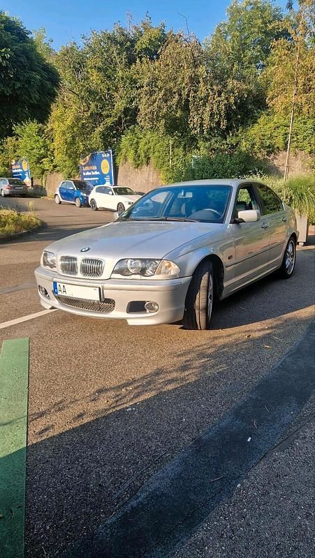 Silber Gebraucht 2001 BMW 320 Limousine | 5.000 € (Teuer) - Bild 1/4