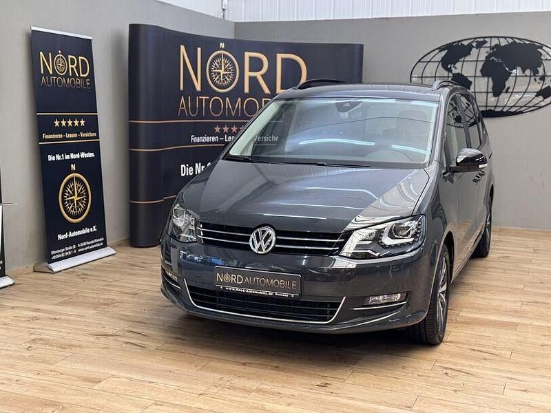 Grau Gebraucht 2021 VW Sharan Van / Kleinbus | 29.899 € (Fairer Preis) - Bild 1/3