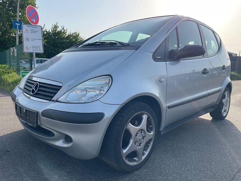 Silber Gebraucht 2001 Mercedes A140 Classic Limousine | 699 € (Guter Preis) - Bild 1/4