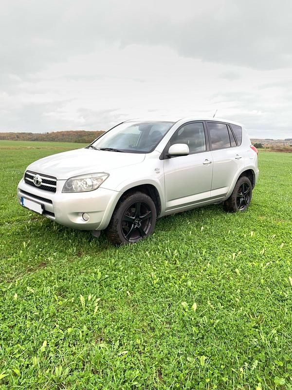 Silber Gebraucht 2006 Toyota RAV4 SUV | 2.490 € (Guter Preis) - Bild 1/4