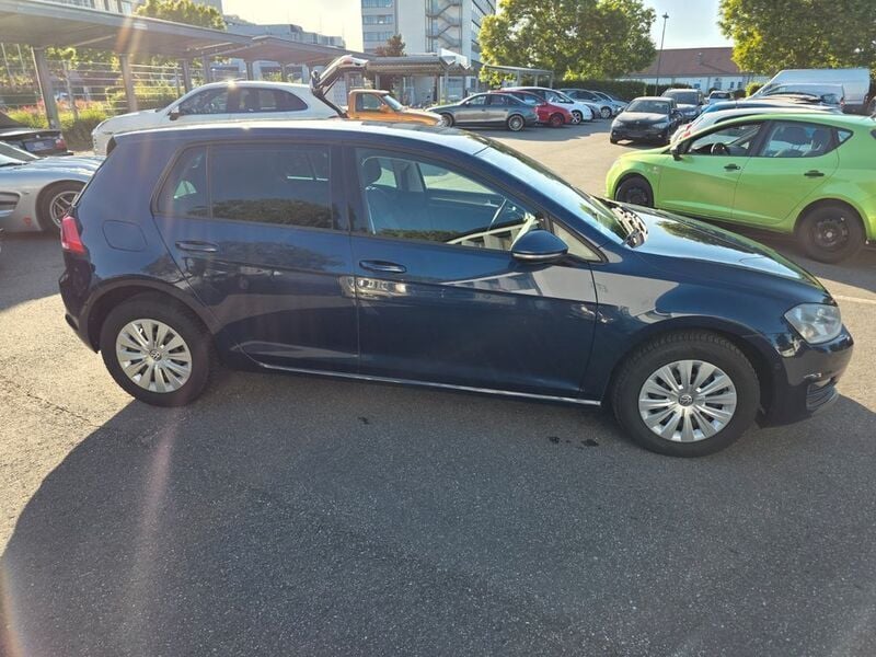 Gebraucht VW Golf VII Trendline 105 PS (77 kW) 2013 Blau Kleinwagen
