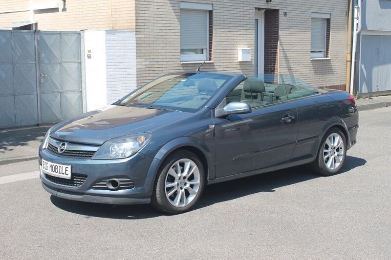 Grau Gebraucht 2006 Opel Astra Cabriolet Edition Cabrio | 2.250 € - Bild 1/4