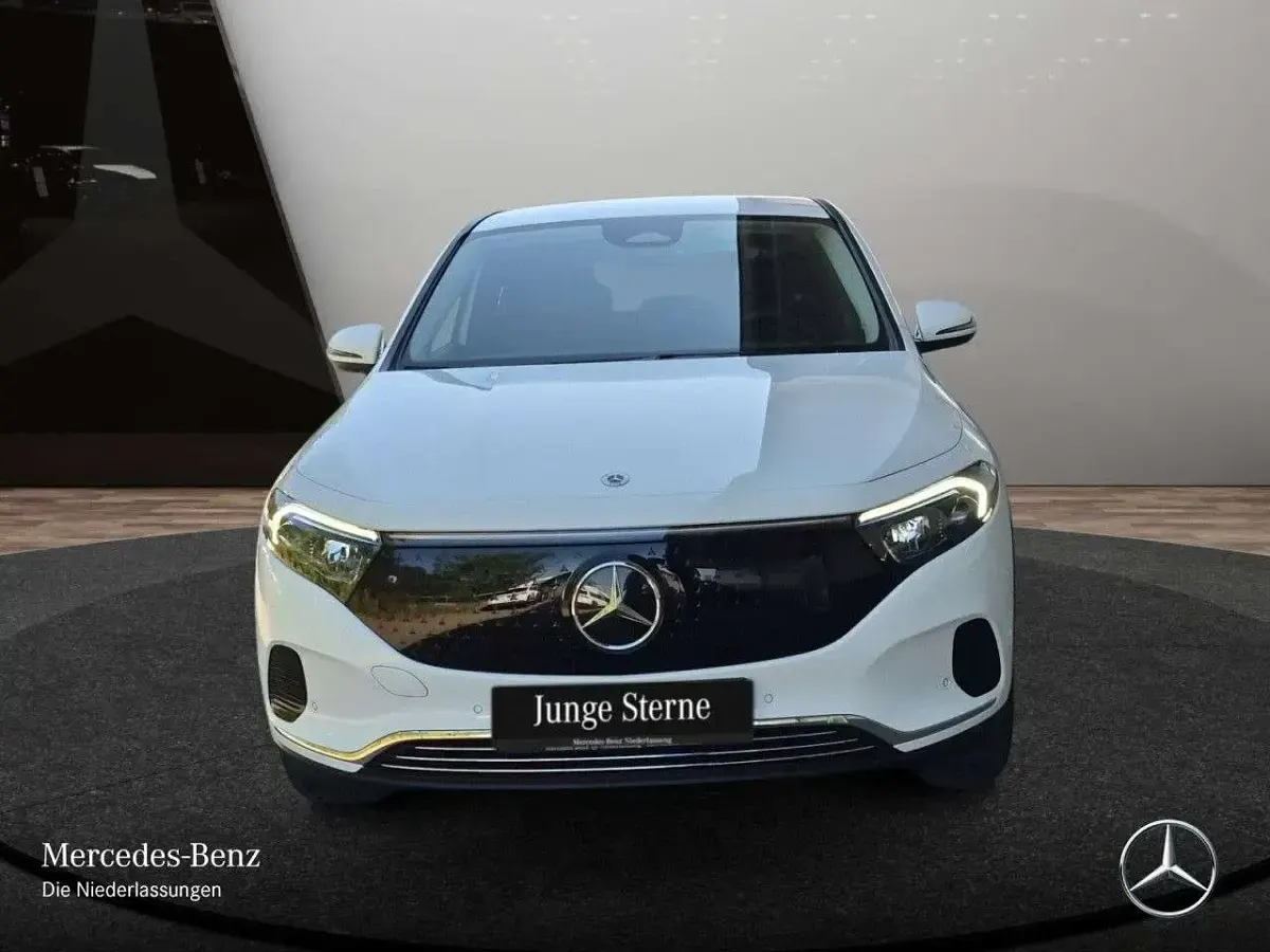 Gebraucht Mercedes EQA250 Advanced 139 kW (190 PS) 2025 Polarweiß SUV