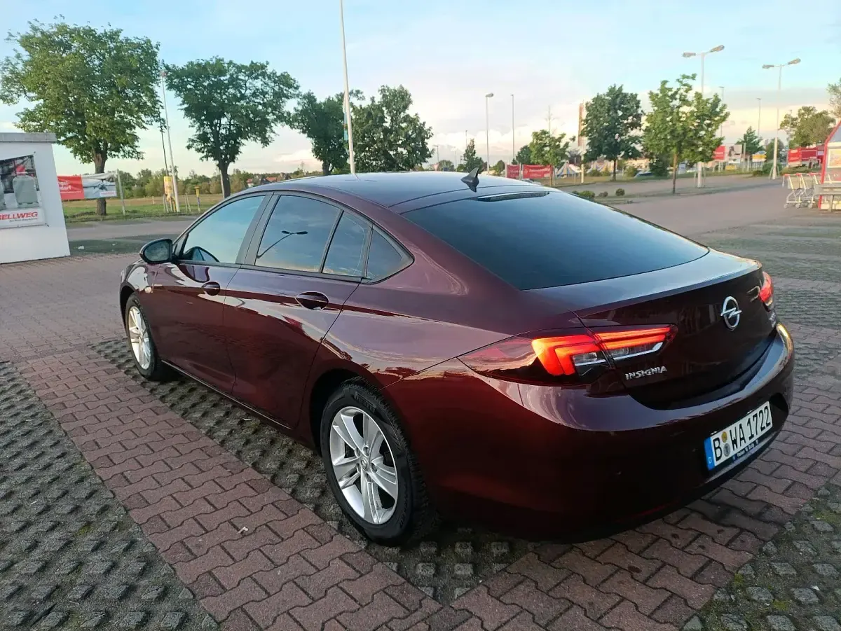 Gebraucht Opel Insignia Sport 140 PS (102 kW) 2018 Rot Limousine