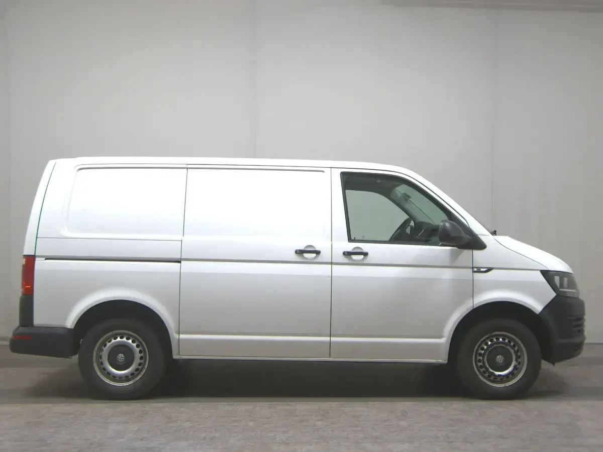 Usado VW Transporter 114 HP (83 kW) 2017 Branco Van